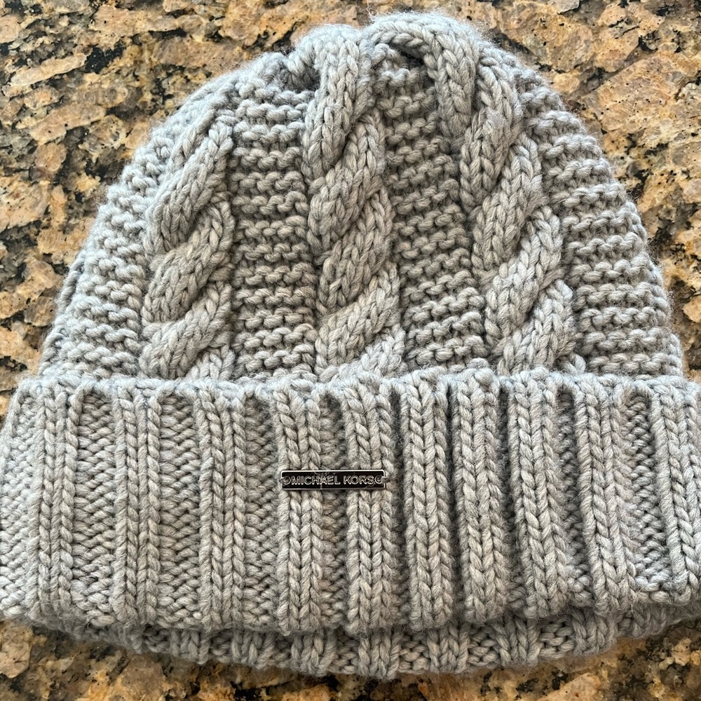 ☃️Michael Kors Extra Warm fleece lined knitted hat